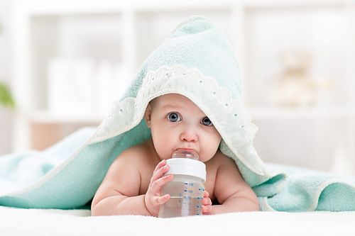 Какую воду давать новорожденному малышу